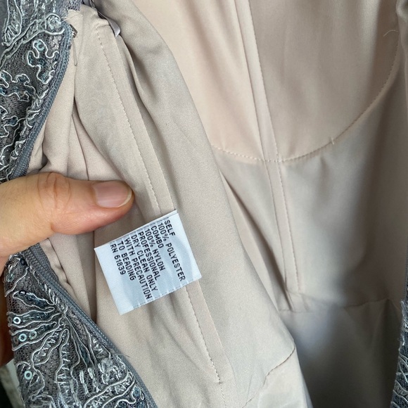 Teri Jon grey sequined long sleeve gown like new size 6 - Picture 2 of 15